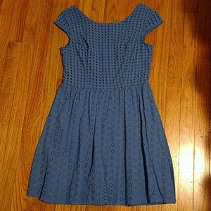 🛍️ Blue eyelet dress